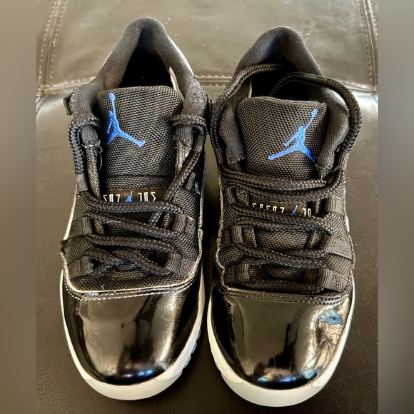 Air Jordan 11 "Space Jam" sneakers - Picture 1 of 7